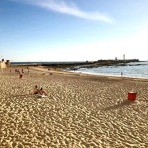 Apartamento GATU Fantástico Ático en la Caleta 3 dormit,2 baños, gran terraza y wifi, Cádiz